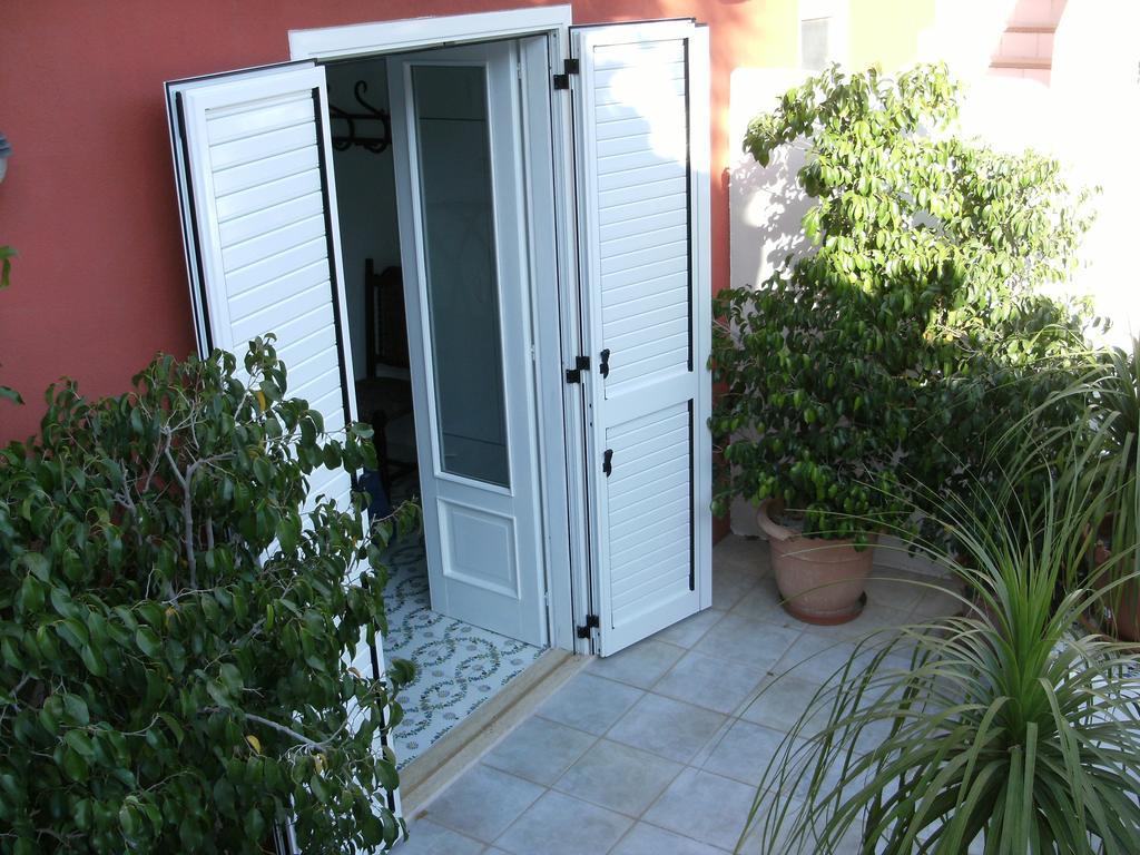 Villa Vista Mare Mela Липари Экстерьер фото
