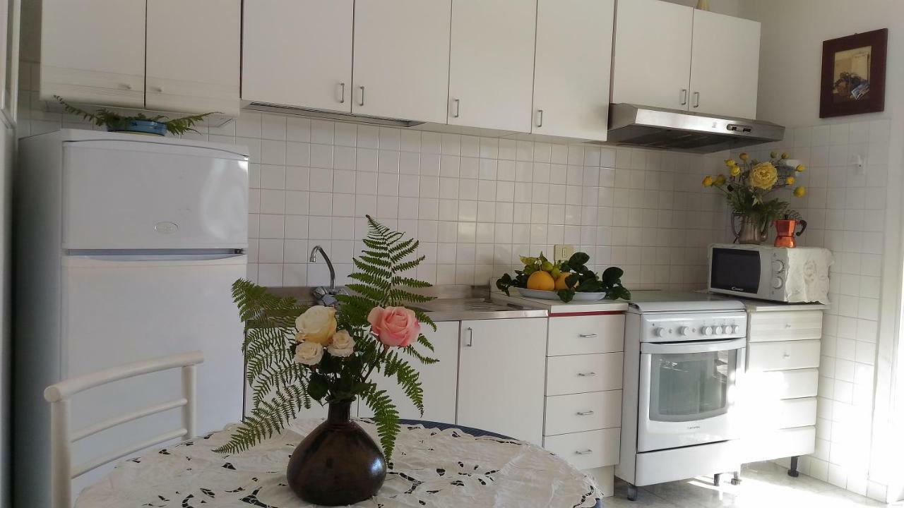 Villa Vista Mare Mela Липари Экстерьер фото