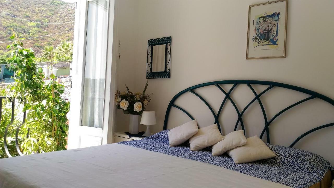 Villa Vista Mare Mela Липари Экстерьер фото
